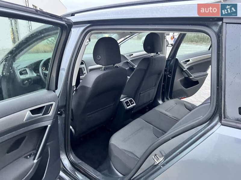 Універсал Volkswagen Golf 2016 в Луцьку