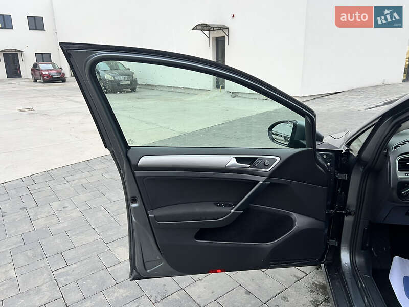 Універсал Volkswagen Golf 2016 в Луцьку