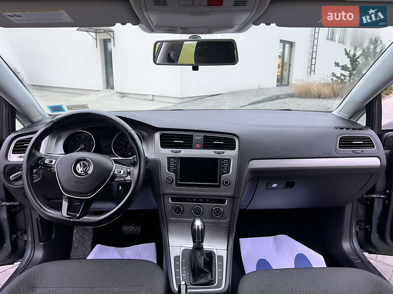 Універсал Volkswagen Golf 2016 в Луцьку