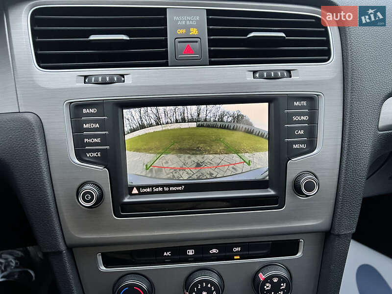 Універсал Volkswagen Golf 2016 в Луцьку