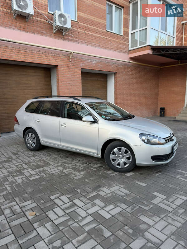 Універсал Volkswagen Golf 2010 в Бердичеві