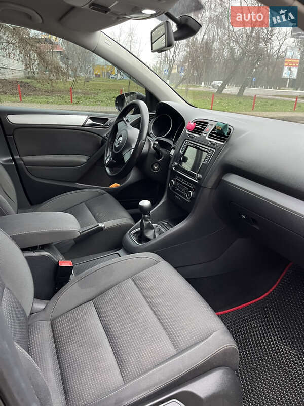 Хэтчбек Volkswagen Golf 2011 в Броварах