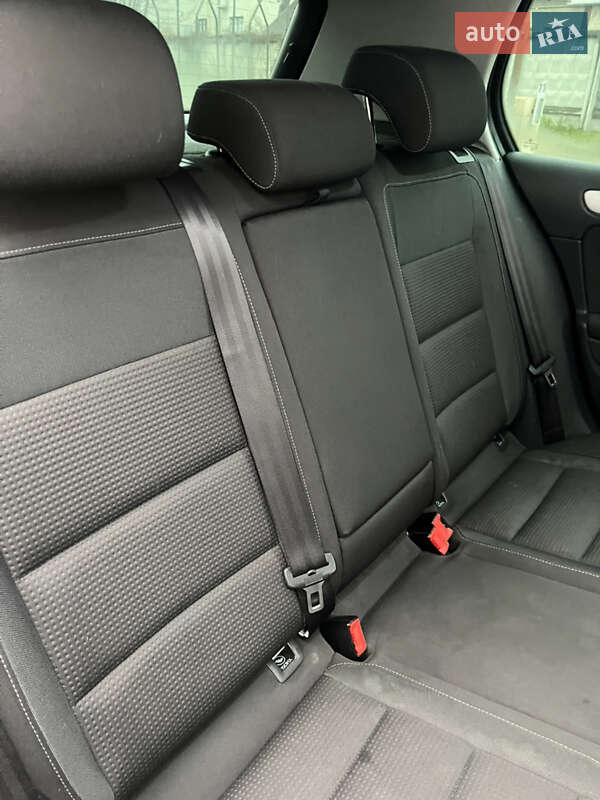 Хэтчбек Volkswagen Golf 2011 в Броварах