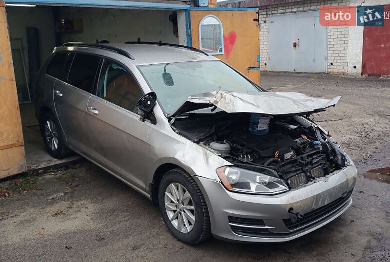 Універсал Volkswagen Golf 2015 в Києві