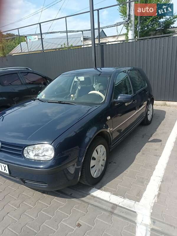 Хетчбек Volkswagen Golf 2001 в Бердичеві