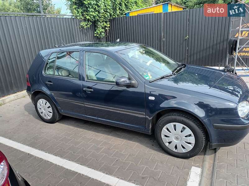 Хетчбек Volkswagen Golf 2001 в Бердичеві