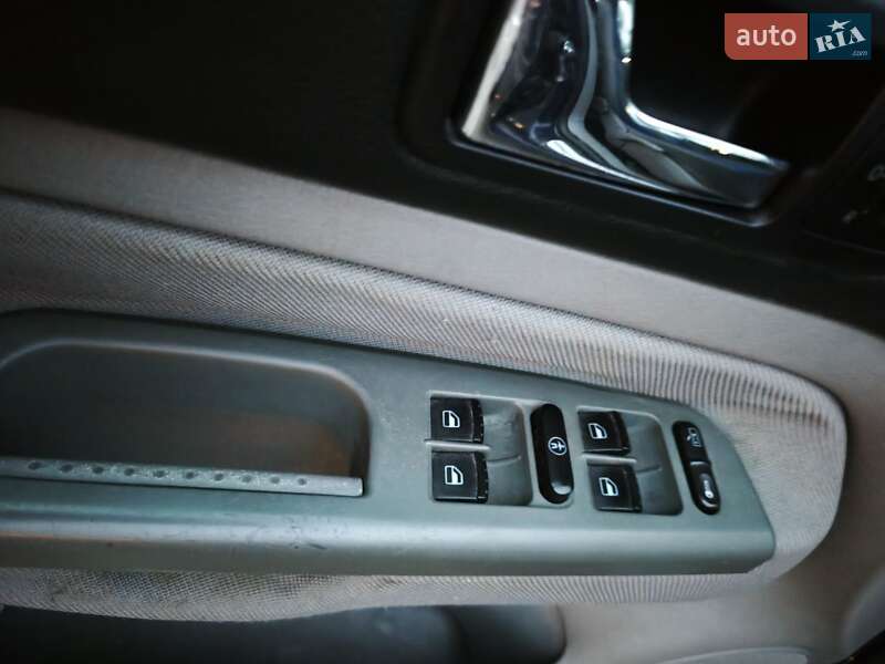 Хетчбек Volkswagen Golf 2001 в Бердичеві