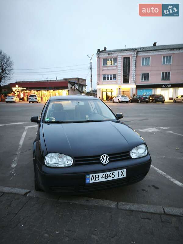 Хетчбек Volkswagen Golf 2001 в Бердичеві