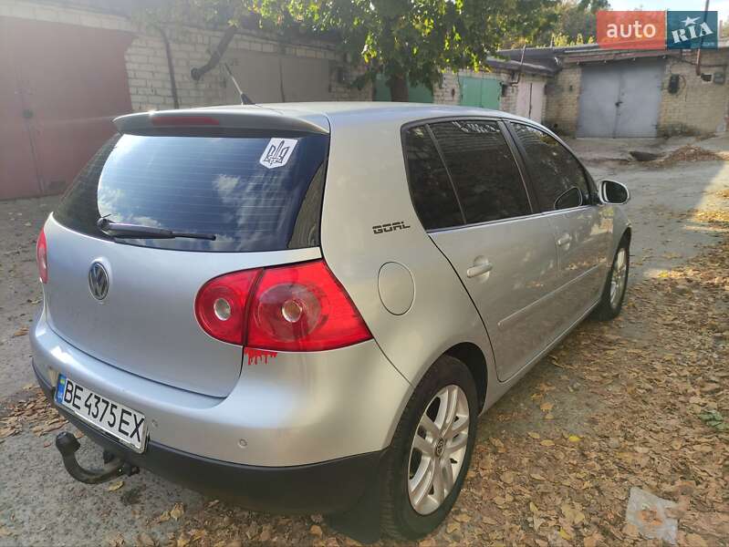 Хетчбек Volkswagen Golf 2006 в Южноукраїнську