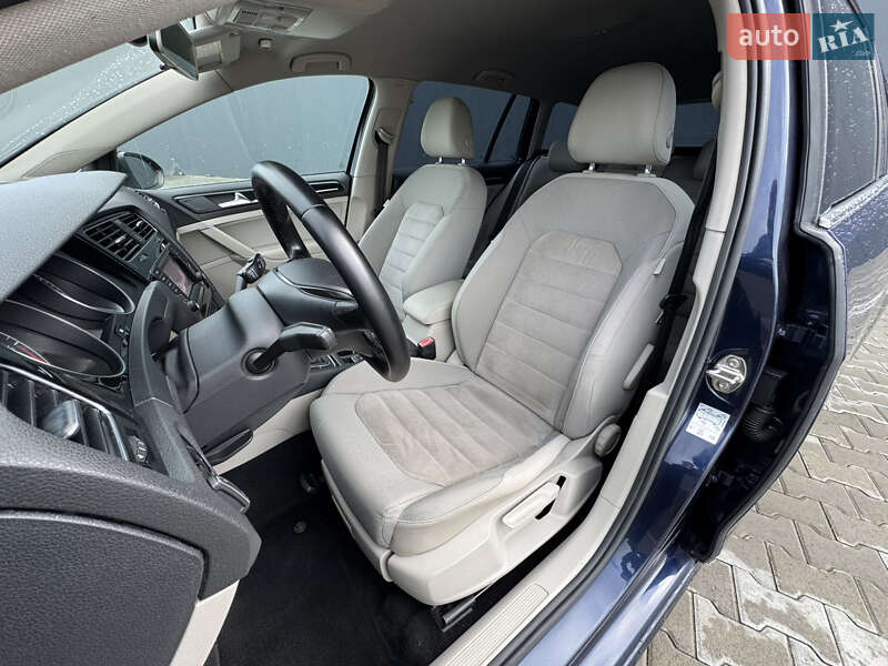 Універсал Volkswagen Golf 2013 в Мукачевому