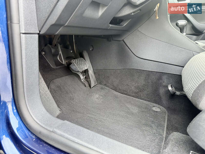 Универсал Volkswagen Golf 2010 в Луцке