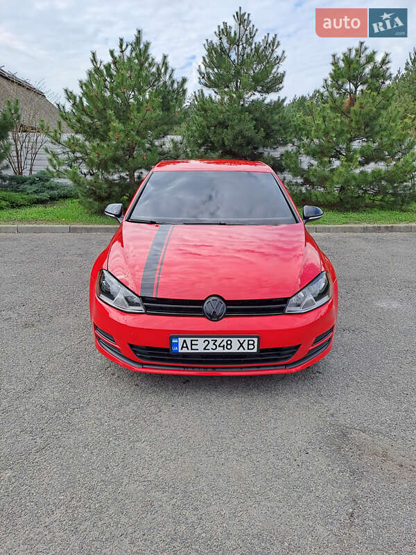 Хэтчбек Volkswagen Golf 2016 в Днепре