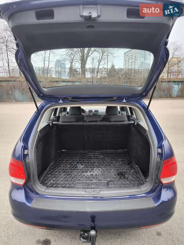 Универсал Volkswagen Golf 2009 в Днепре