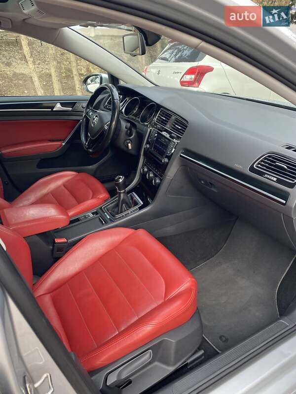 Універсал Volkswagen Golf 2014 в Львові