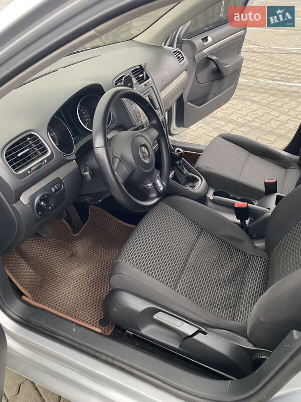 Универсал Volkswagen Golf 2010 в Киеве фото 6 Универсал Volkswagen Golf 2010 в Киеве