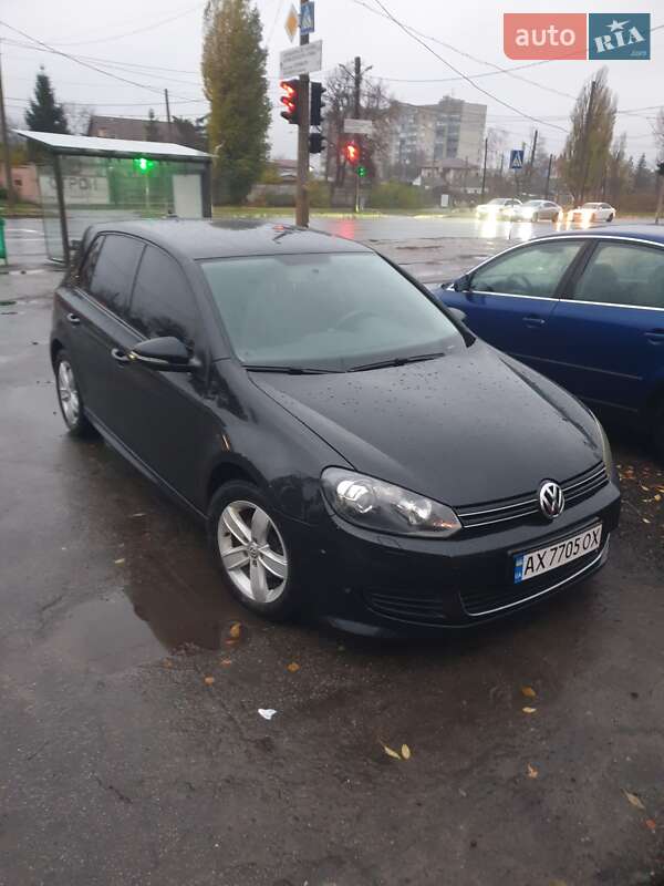 Хетчбек Volkswagen Golf 2011 в Дергачах