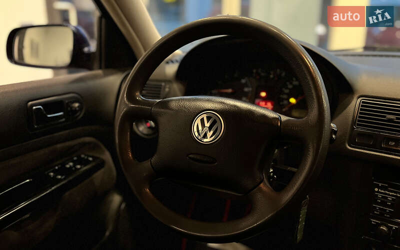 Універсал Volkswagen Golf 2002 в Шептицькому