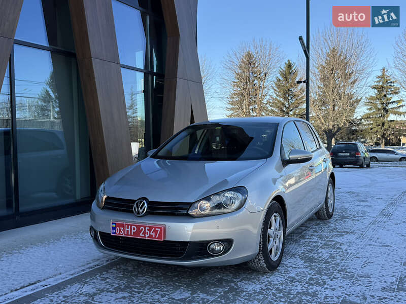Хетчбек Volkswagen Golf 2009 в Луцьку