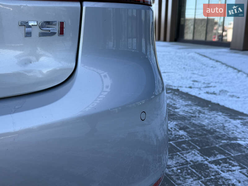 Хетчбек Volkswagen Golf 2009 в Луцьку