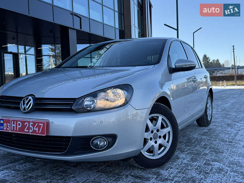 Хетчбек Volkswagen Golf 2009 в Луцьку