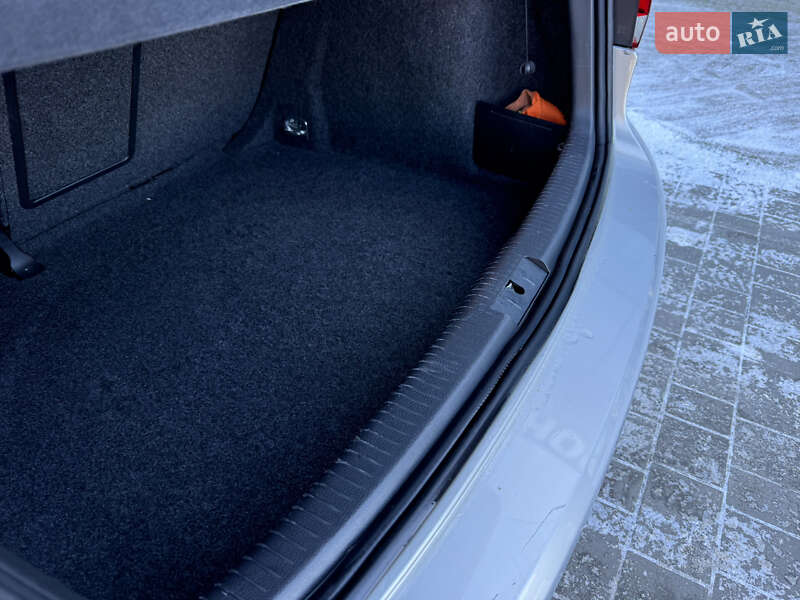 Хетчбек Volkswagen Golf 2009 в Луцьку