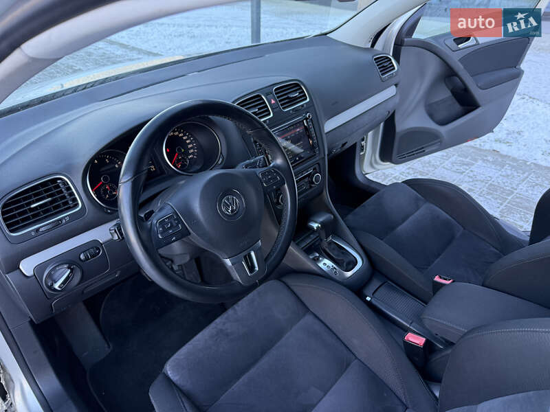 Хетчбек Volkswagen Golf 2009 в Луцьку