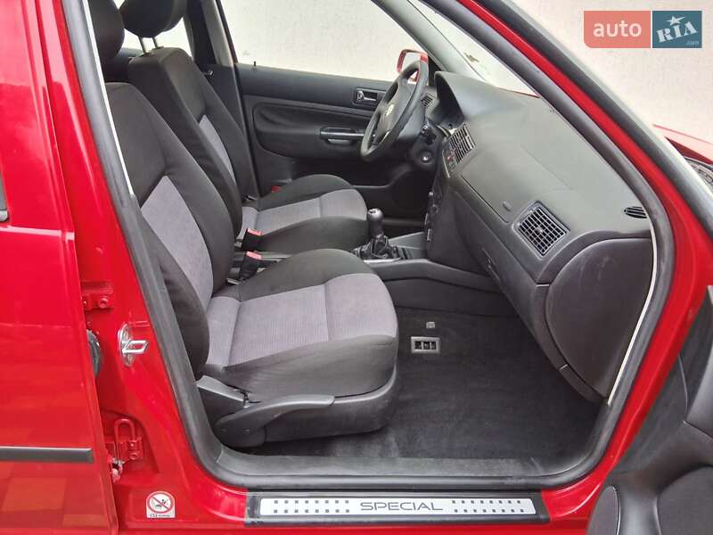 Универсал Volkswagen Golf 2002 в Харькове