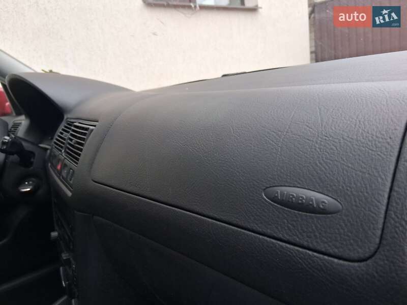 Универсал Volkswagen Golf 2002 в Харькове