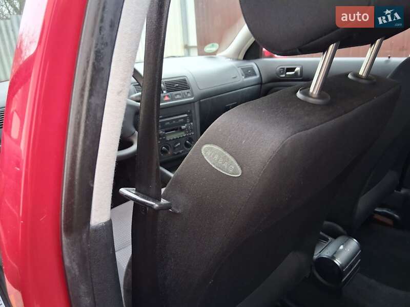 Универсал Volkswagen Golf 2002 в Харькове