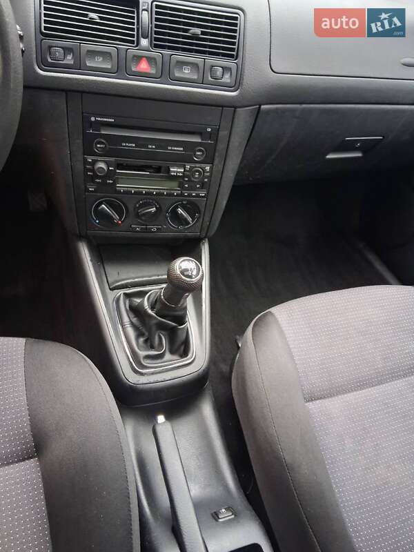 Универсал Volkswagen Golf 2002 в Харькове