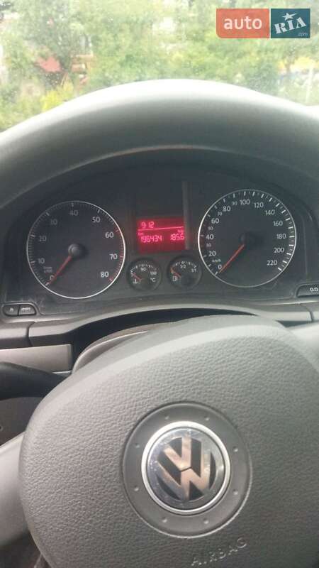 Хетчбек Volkswagen Golf 2004 в Луцьку