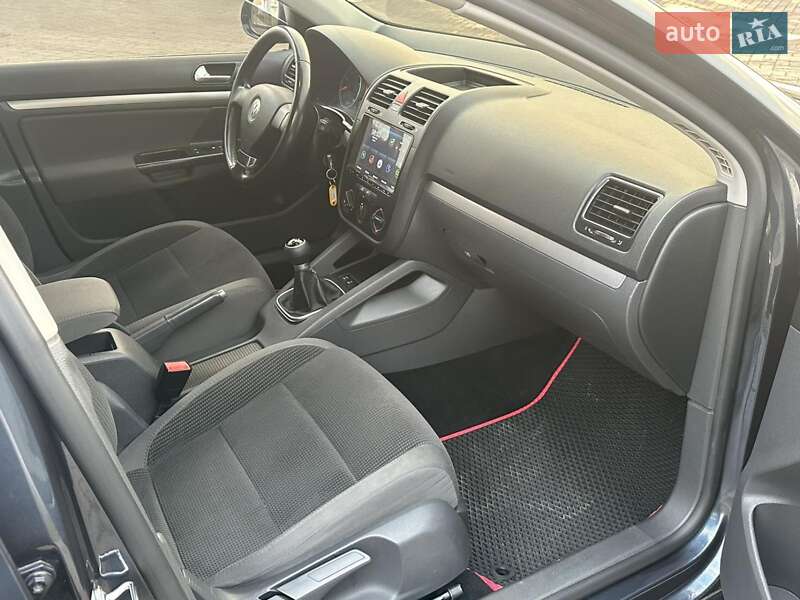 Універсал Volkswagen Golf 2008 в Нововолинську