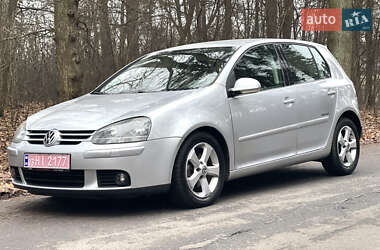Хетчбек Volkswagen Golf 2008 в Києві