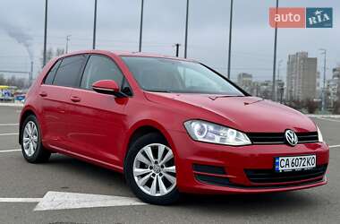 Хэтчбек Volkswagen Golf 2015 в Киеве