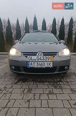 Хетчбек Volkswagen Golf 2005 в Надвірній