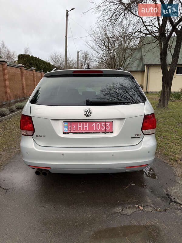 Універсал Volkswagen Golf 2012 в Луцьку