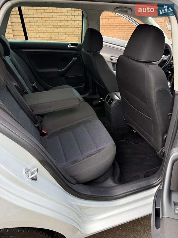 Універсал Volkswagen Golf 2012 в Луцьку