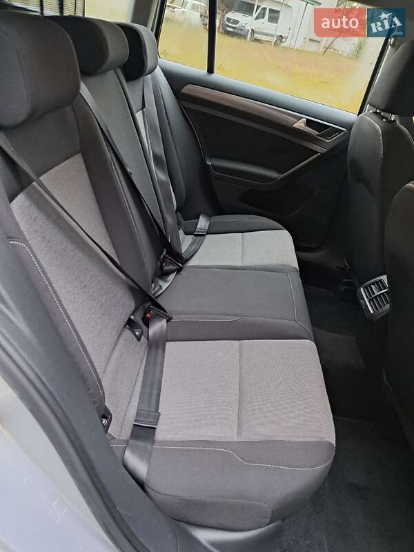 Універсал Volkswagen Golf 2015 в Гайвороні