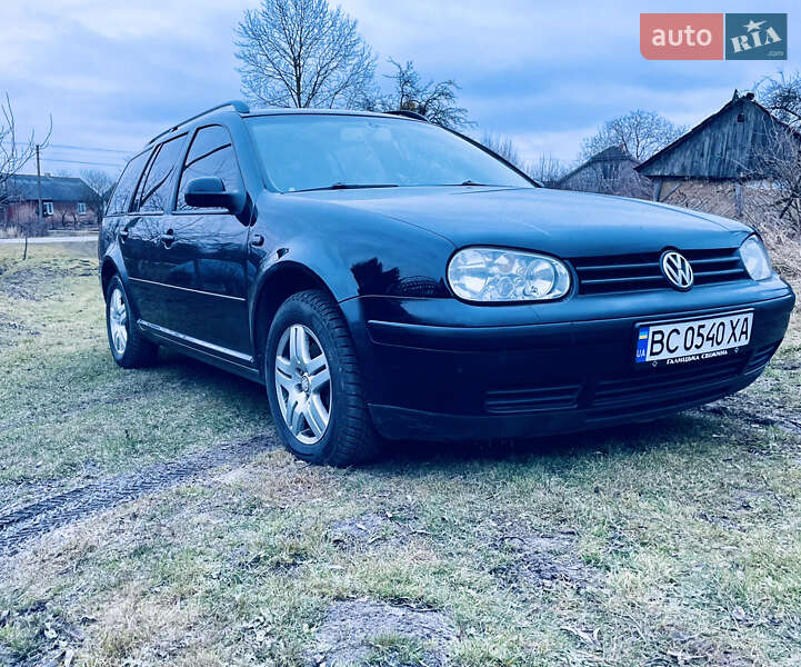 Універсал Volkswagen Golf 2004 в Львові