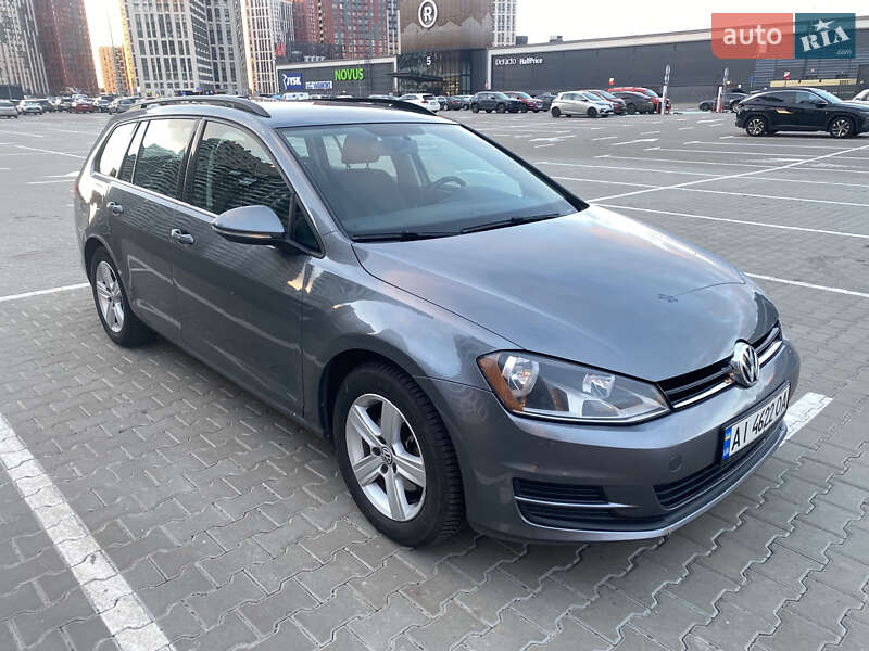 Універсал Volkswagen Golf 2015 в Києві