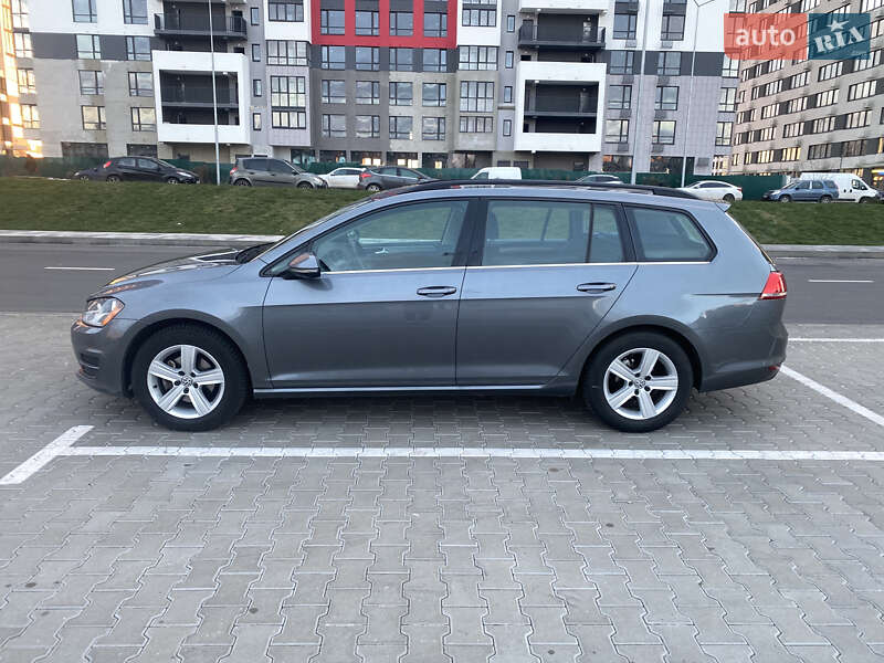 Універсал Volkswagen Golf 2015 в Києві