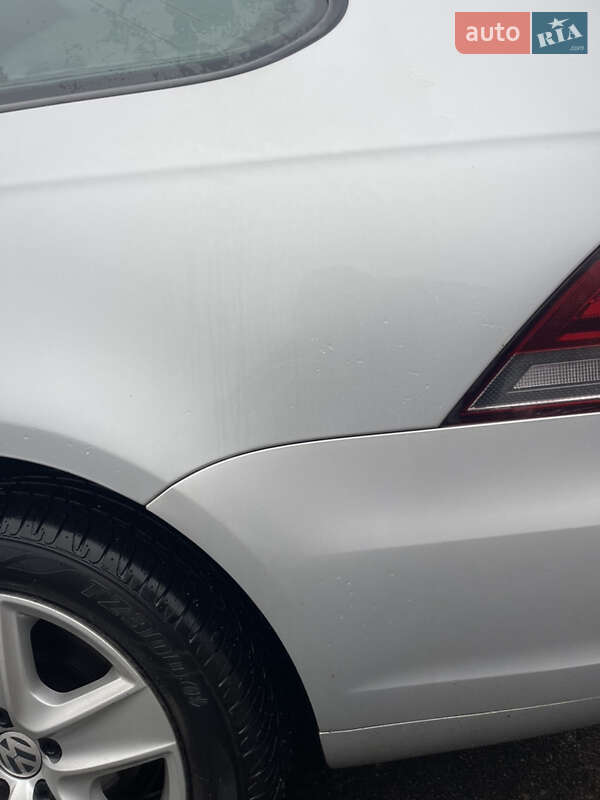 Универсал Volkswagen Golf 2012 в Ровно