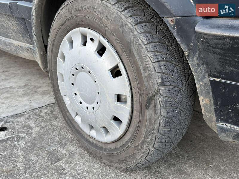 Хэтчбек Volkswagen Golf 1990 в Солотвине