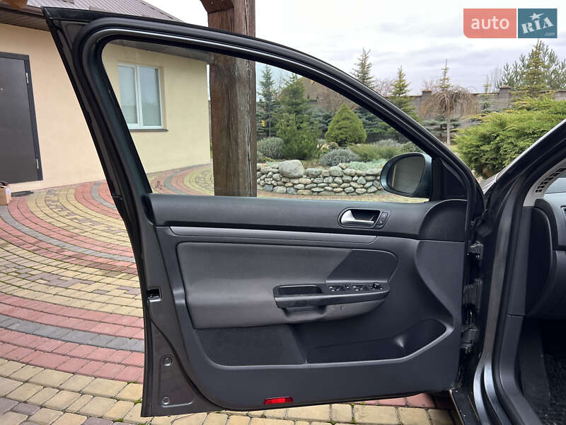 Универсал Volkswagen Golf 2009 в Луцке