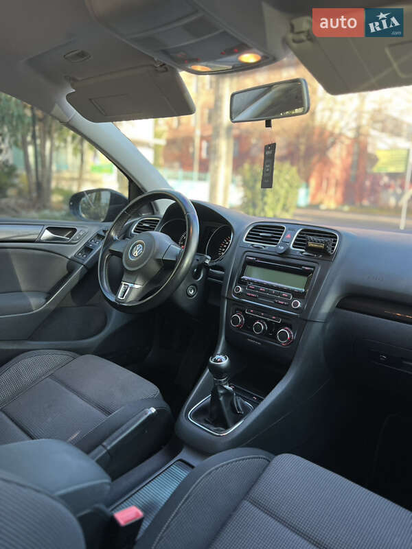 Хетчбек Volkswagen Golf 2009 в Мукачевому