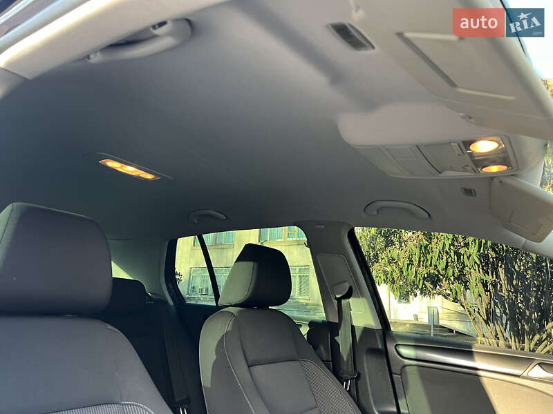 Хетчбек Volkswagen Golf 2009 в Мукачевому