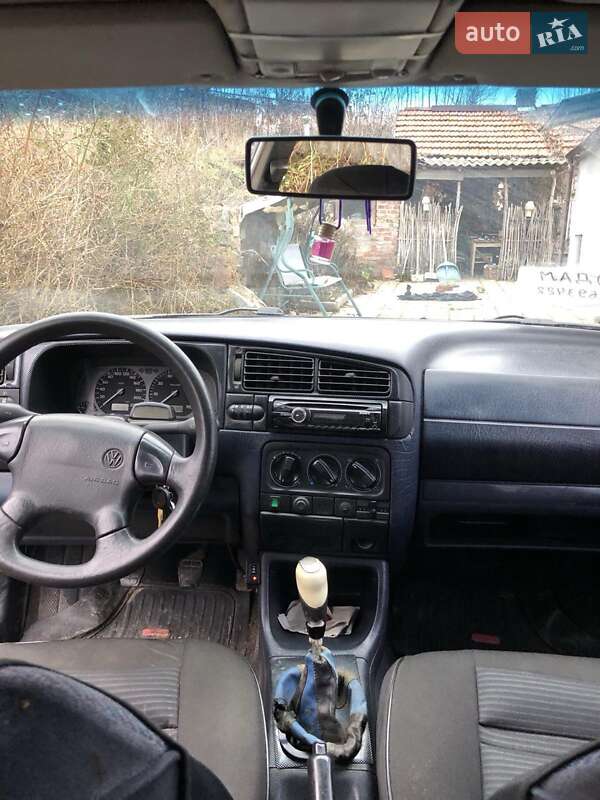 Хетчбек Volkswagen Golf 1993 в Мерефа