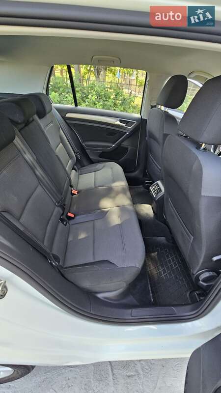 Хэтчбек Volkswagen Golf 2016 в Ивано-Франковске фото 35 Хэтчбек Volkswagen Golf 2016 в Ивано-Франковске