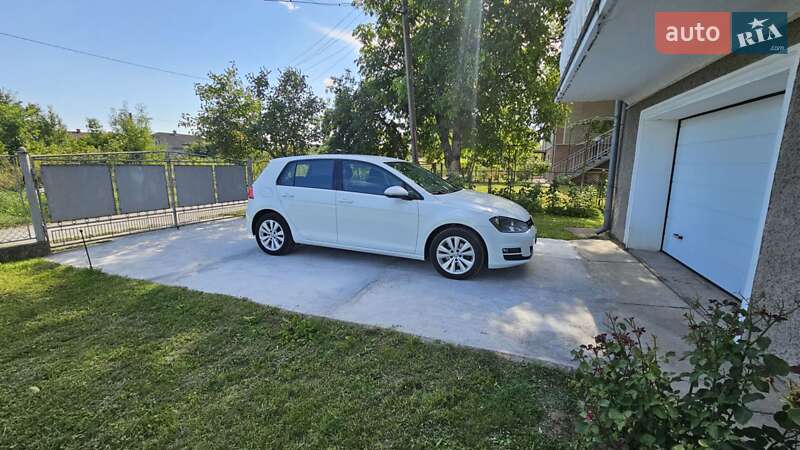 Хэтчбек Volkswagen Golf 2016 в Ивано-Франковске фото Хэтчбек Volkswagen Golf 2016 в Ивано-Франковске