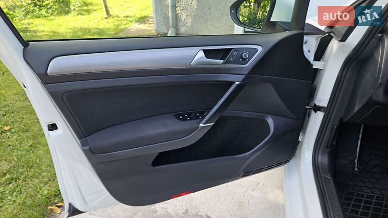 Хэтчбек Volkswagen Golf 2016 в Ивано-Франковске фото 20 Хэтчбек Volkswagen Golf 2016 в Ивано-Франковске